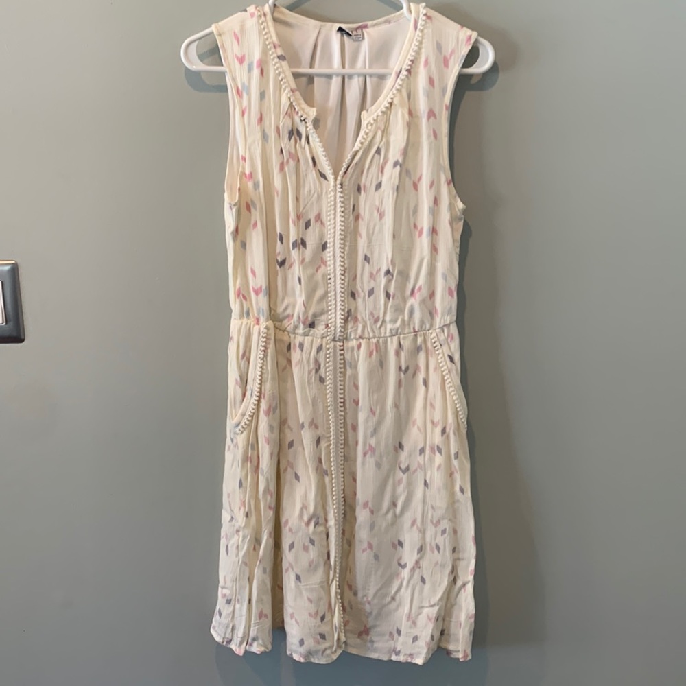 NWOT Light weight sleeveless dress with pockets
